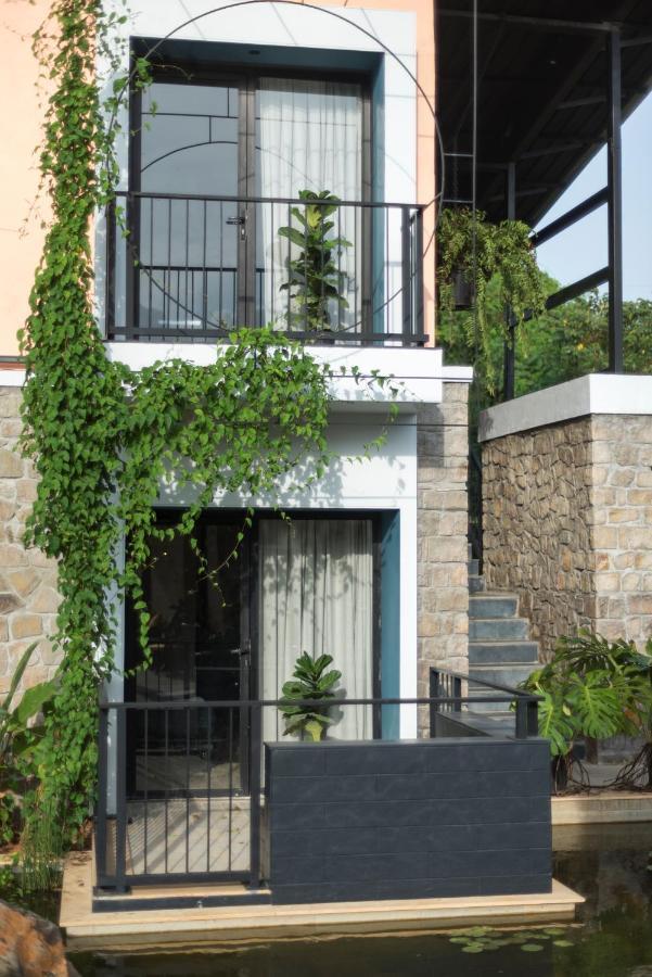Hotel East India House Gorai Exteriér fotografie